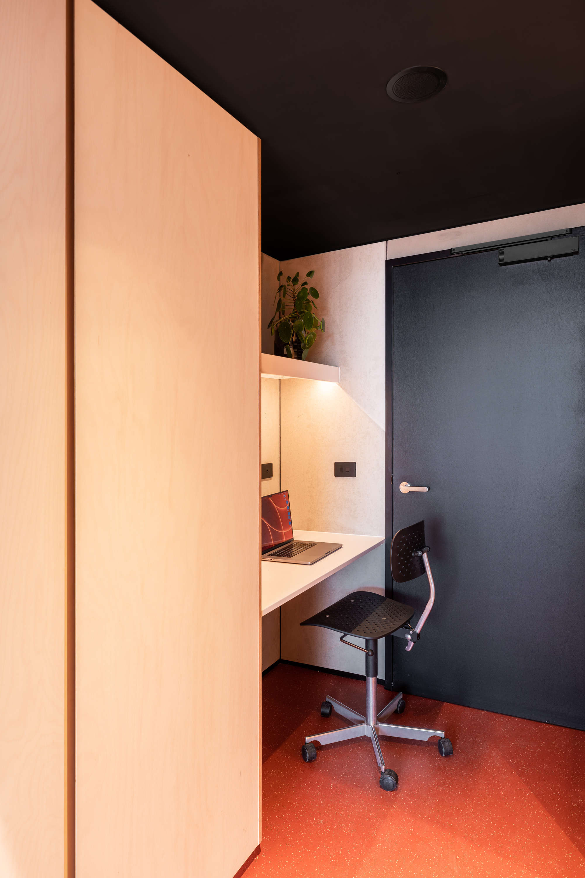 Youth 2 Independence Campbell Street Project  / Liminal Architecture-32