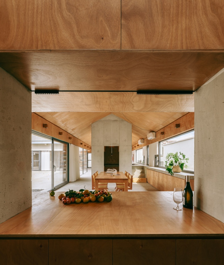 十字交叉之家 – 一朵屋面下的安顿与穿梭丨中国北京丨察社办公室-74