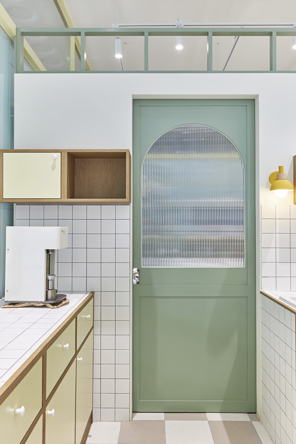 迷你的 16 平米糖果店，简洁可爱设计-12