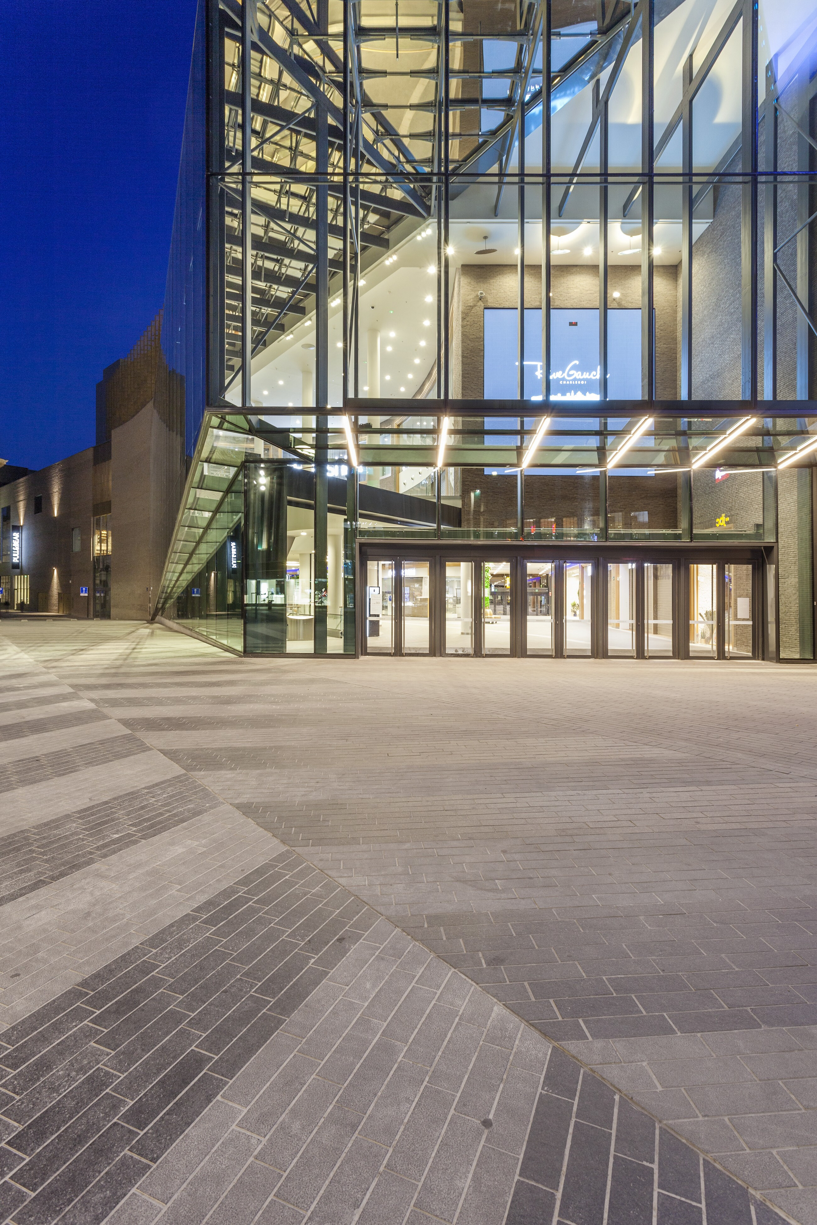 Charleroi Rive Gauche 购物中心-20