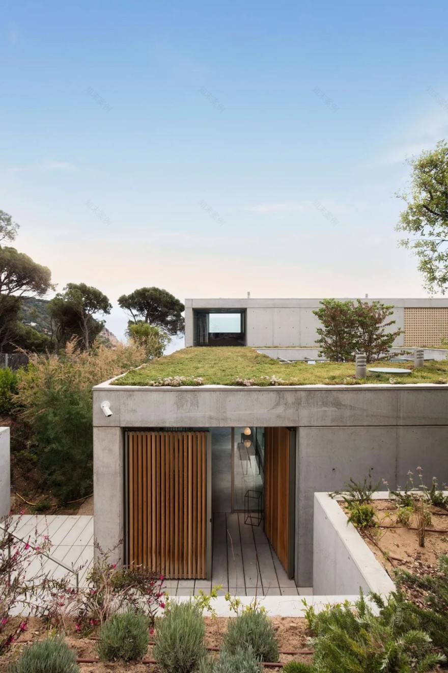 西班牙布拉瓦海岸极简度假屋丨Garcésde SetaBonet Arquitectes-1