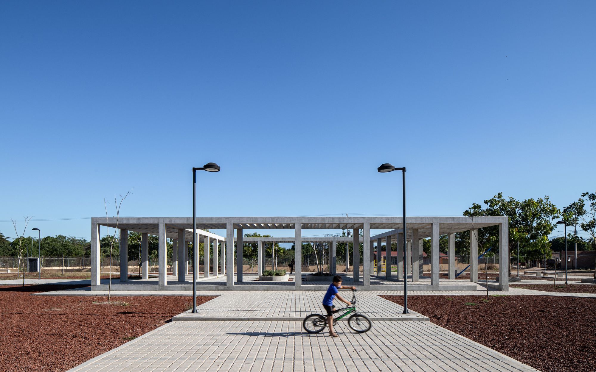 墨西哥阿卡波内塔公园 | 公共空间的新生-3