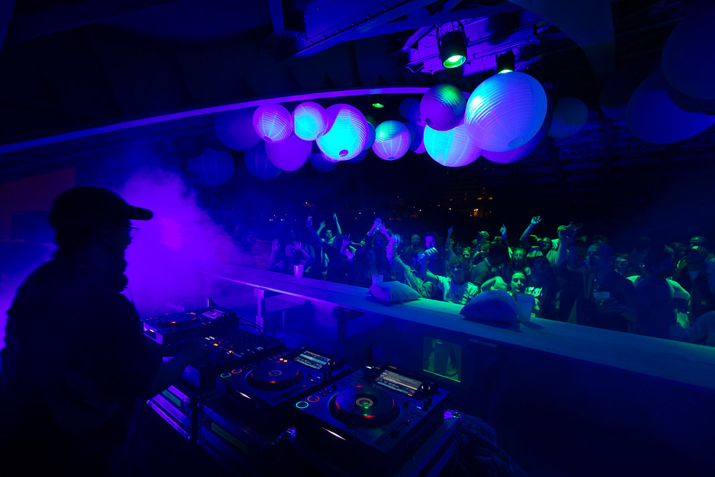 CABARET SUR BERGE（圣但尼塞纳河畔露天酒馆布景）丨法国-49