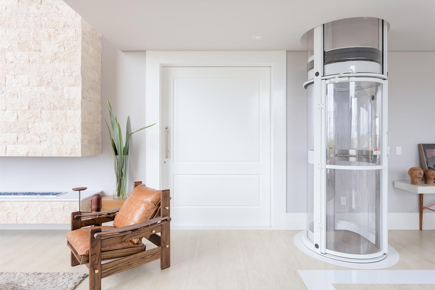 巴西 Mogi das Cruzes 现代住宅 | 木质与玻璃的完美融合-5