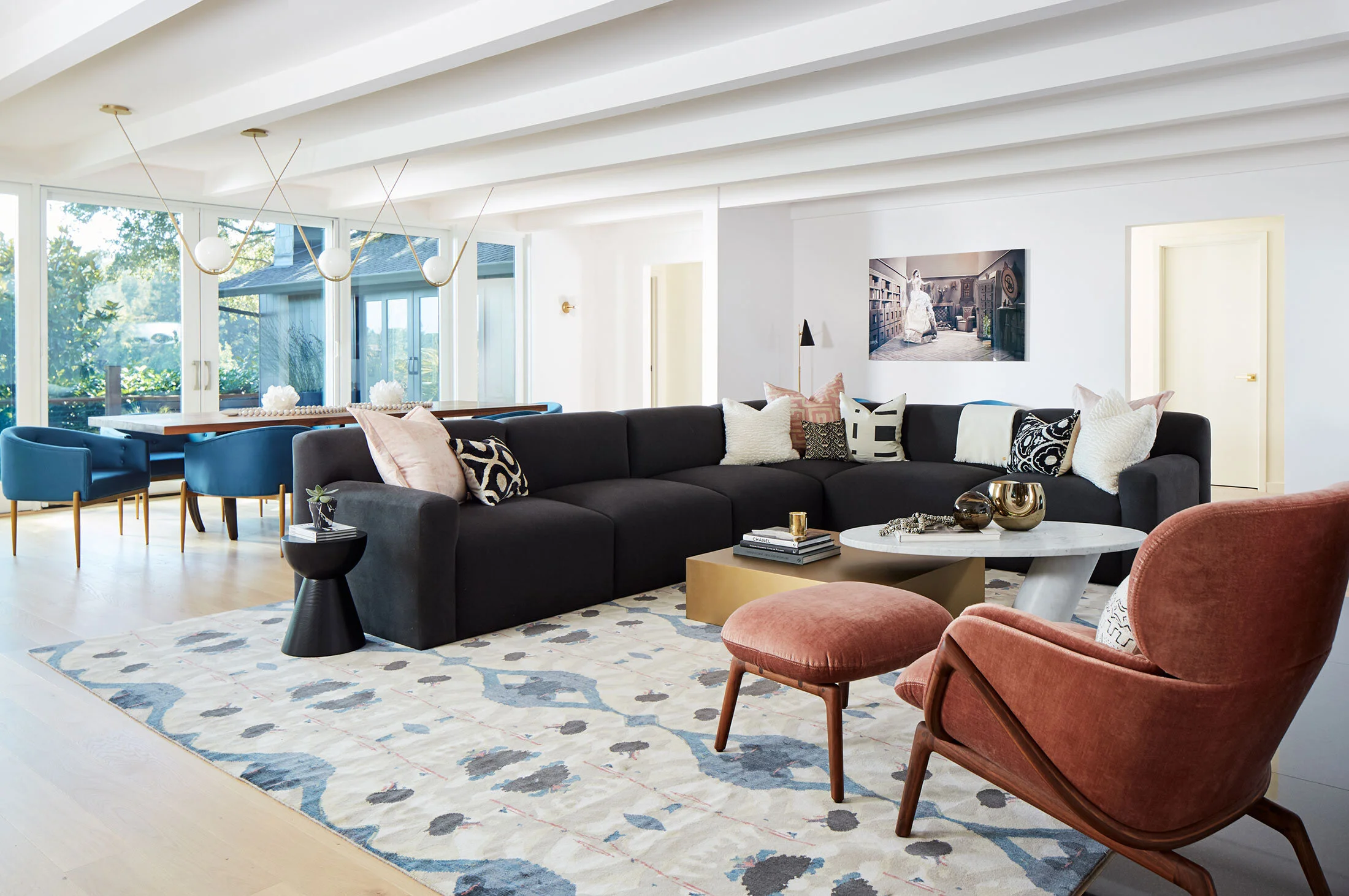 中世纪 吕·厄·HSH室内设计公司

注：Lu·e可能是特定人名或品牌名，由于缺乏更多背景信息，只能按音译处理 丨美国丨HSH Interiors AOR-0