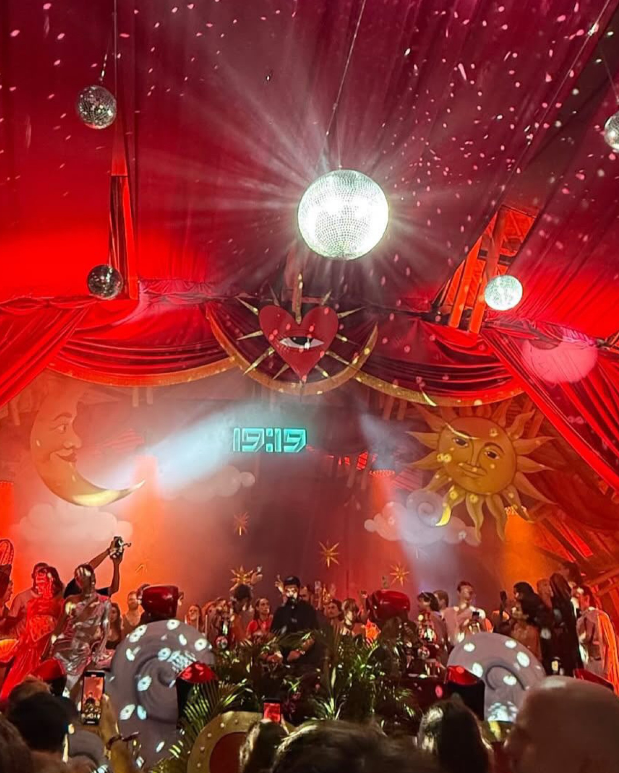 Art Direction for Immersive Stage Design-0