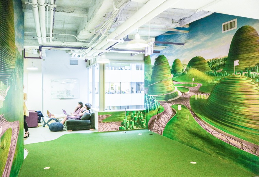 高尔夫景观;高尔夫场景
注:此词并非常见词汇,通常指和高尔夫相关的景观、场景等,结合语境可能会有更精准的表达若此答案不符合要求,请提供更多的语境信息 丨美国纽约-22