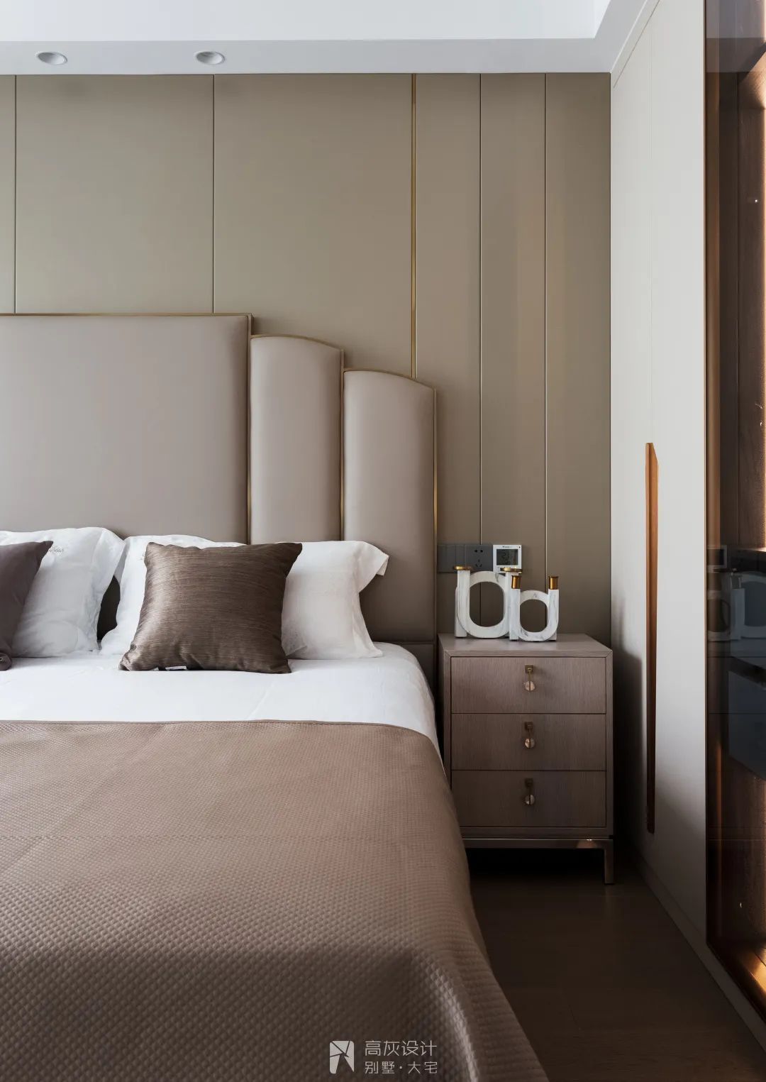 美式轻奢浪漫空间设计丨高灰空间设计-30