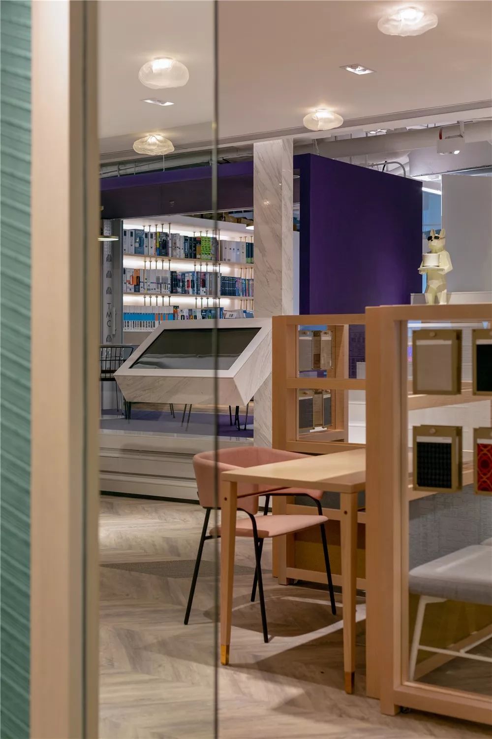 达明·纸间画廊 | 剧场式办公空间,展现品牌活力-39