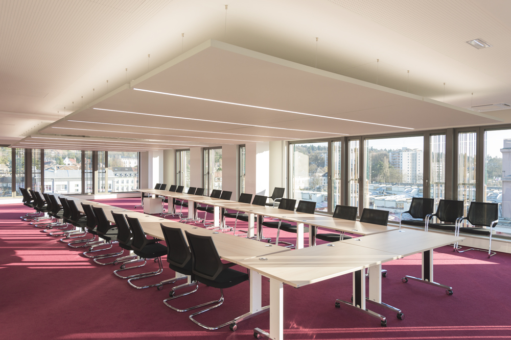 Mulhouse 车站区地标建筑 | DeA 建筑事务所打造的简约商业办公楼-11