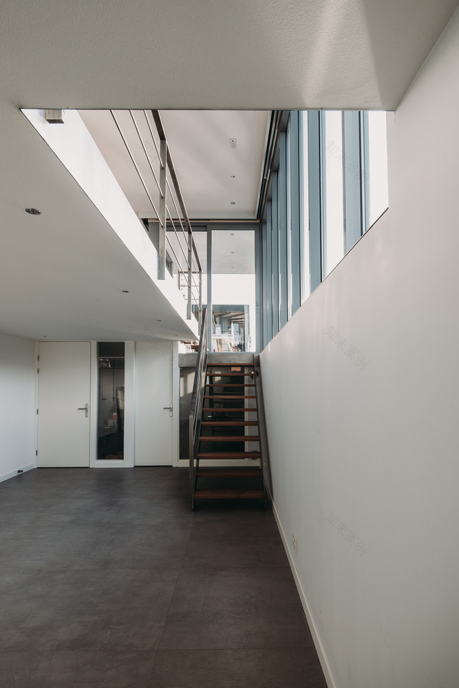 Energy Neutral Floating Villa ‘Haarlem Shuffle’ vanOmmeren-93