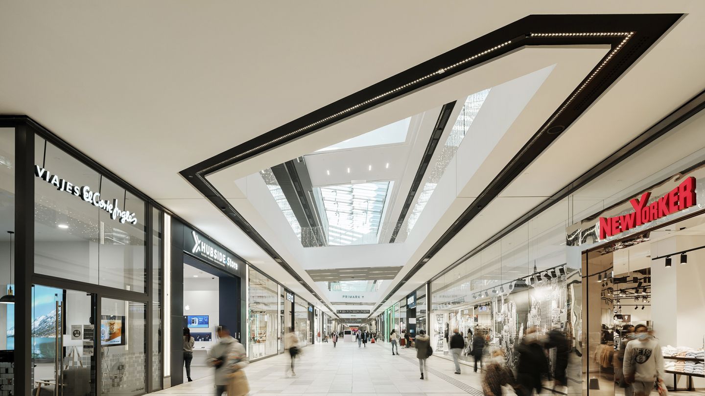 Vigo-Urzaiz AVE Railway Station Retail & leisure Vigo · Spain | L35 Arquitectos-4