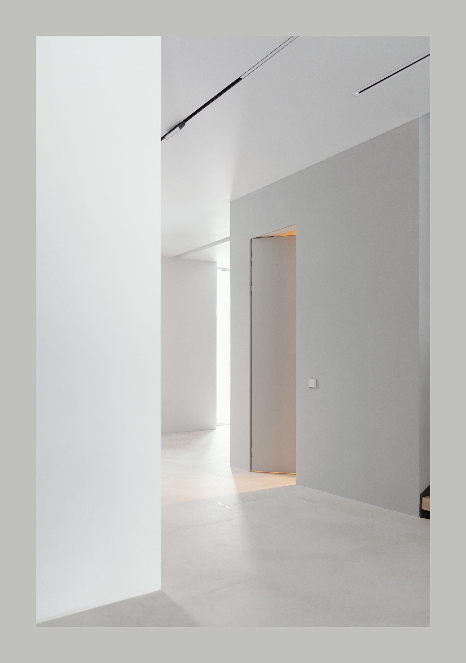 DJ浩室音乐；DJ浩室派对（注：DJ house常见有音乐类型和派对活动两种理解，这里两个都给出，根据实际语境选择其一） -28