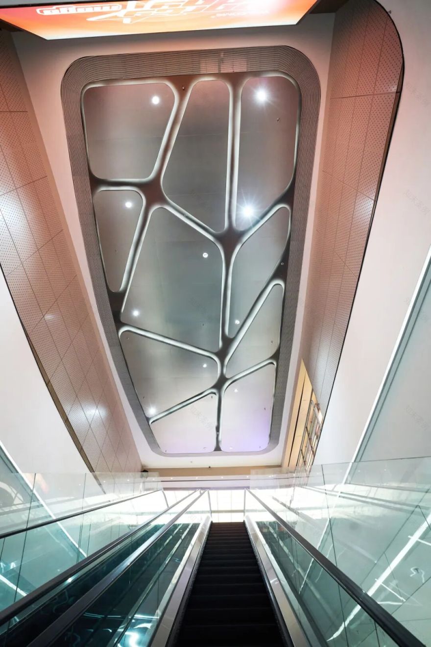 商业空间新体验:中建深装打造深圳潮流新地标-61