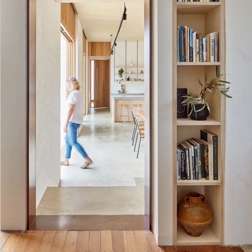 滨海台地;滨海阶地(注:这里一般指海边的台地地形,如果结合具体语境是建筑名称等,也可翻译为滨海露台等,但仅从Marine Terrace本身,滨海台地是较常见的地理专业表述 )-12