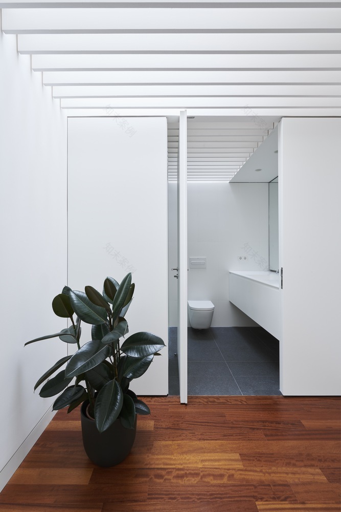 重塑界限的西班牙 Jih House 翻新设计-33