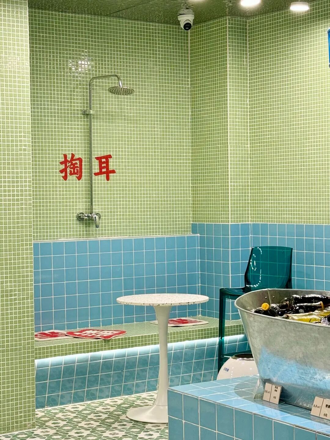 太颠了！澡堂里开咖啡店？香皂蛋糕、死皮咖啡、沐浴露饮料…网友：喝完这杯得叫个搓澡师傅-37