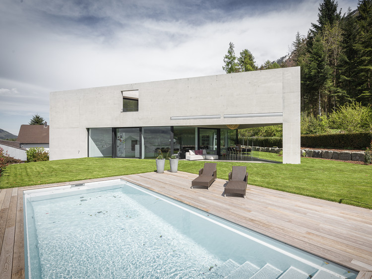 森林边缘的三角形诗意住宅-32