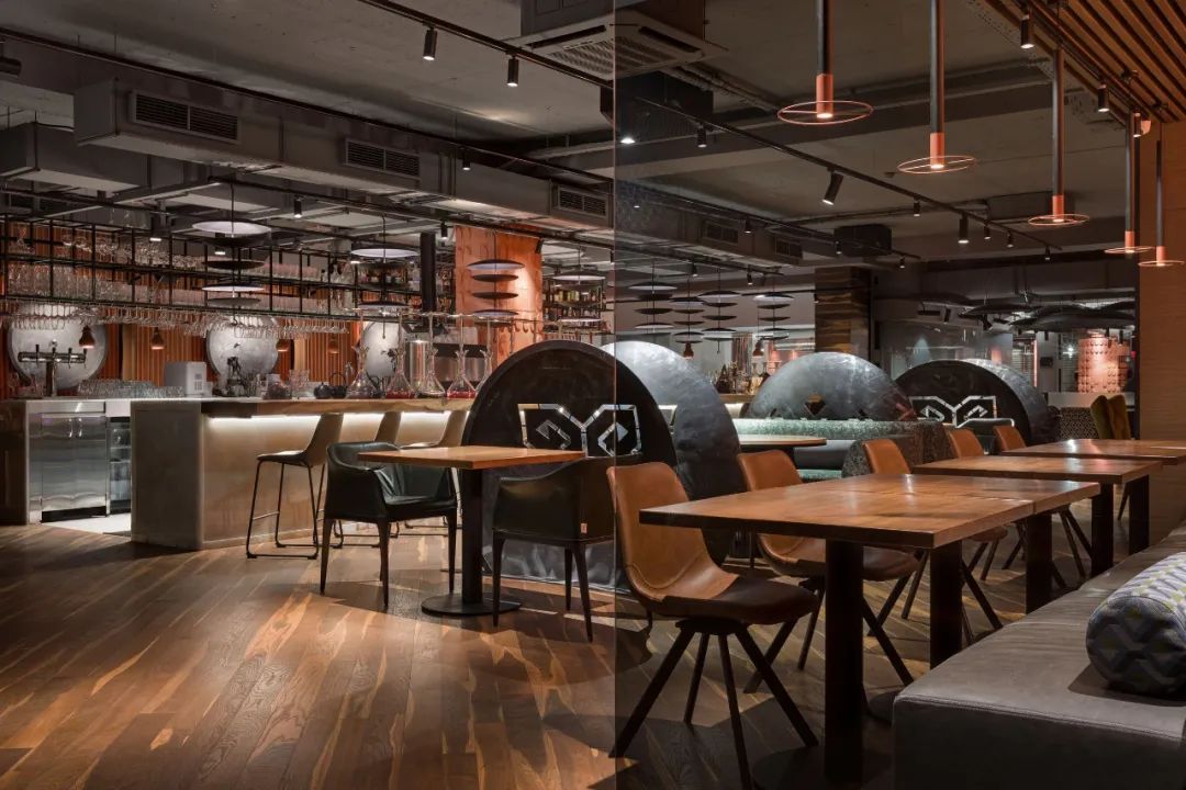 文化遗产和传统标志系统完美融合，打造出一家生动的餐厅-18
