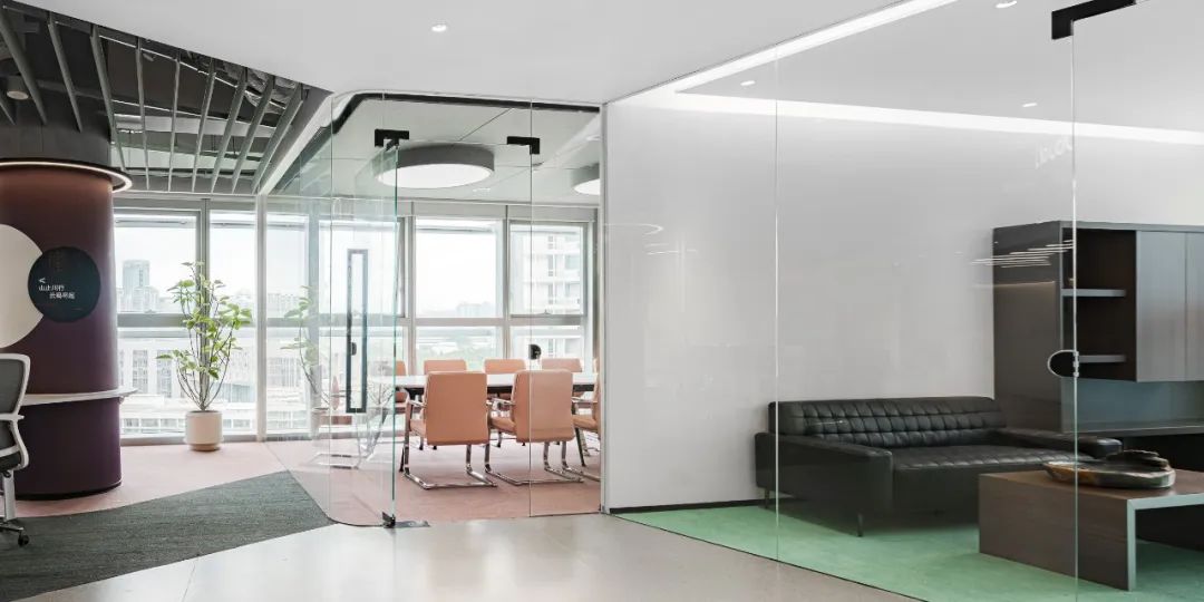 云码智能:流线型几何办丨中国广州丨冠臣设计-39