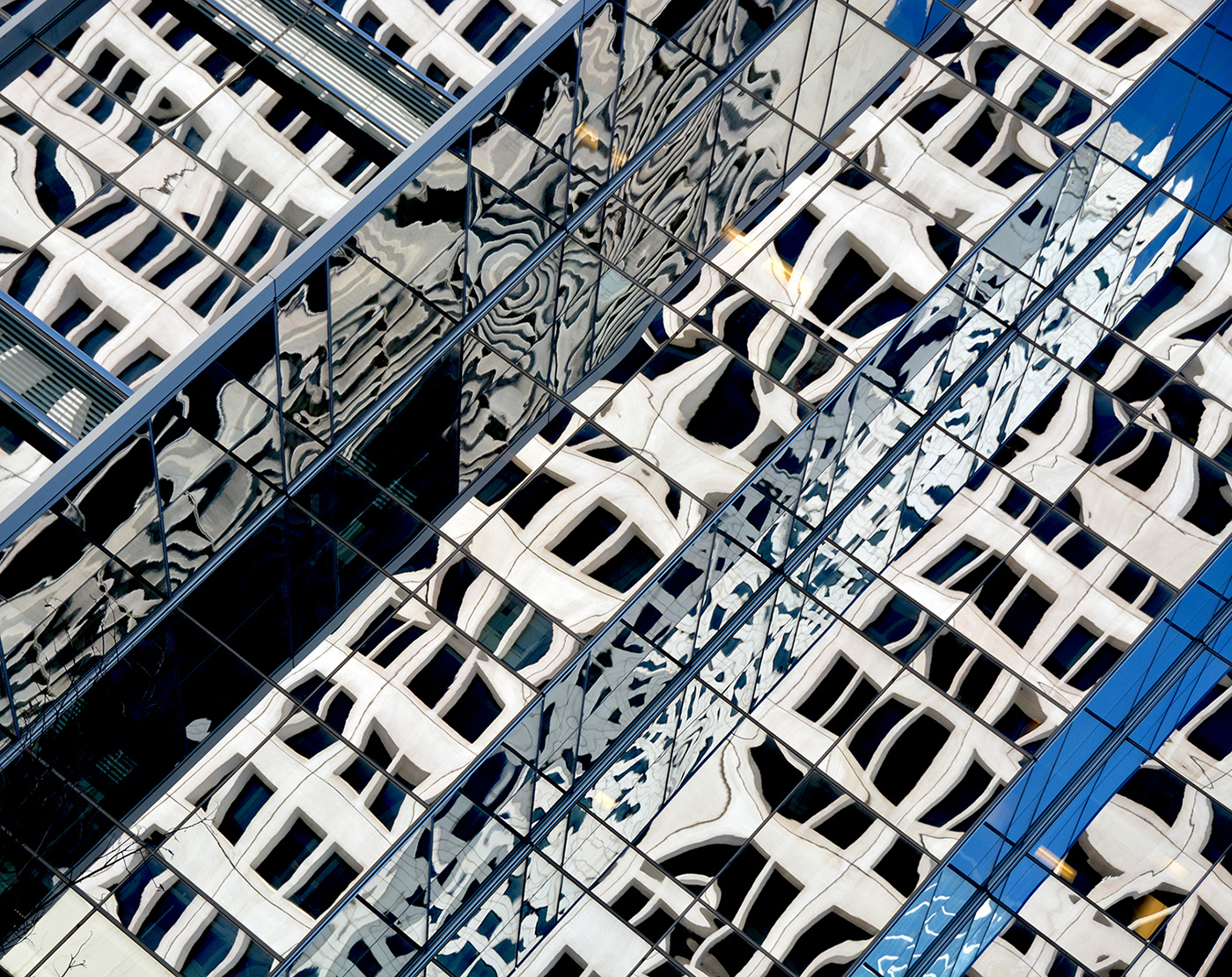 流光溢彩 · 玻璃与钢结构的时尚办公空间丨Story Jones Sloane III-6