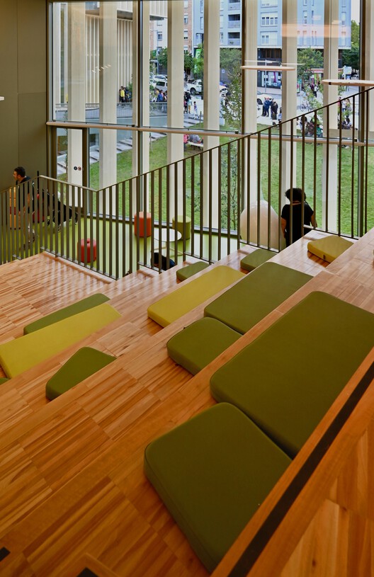 皮拉林·巴耶斯图书馆丨西班牙丨VOL studio architecture-21