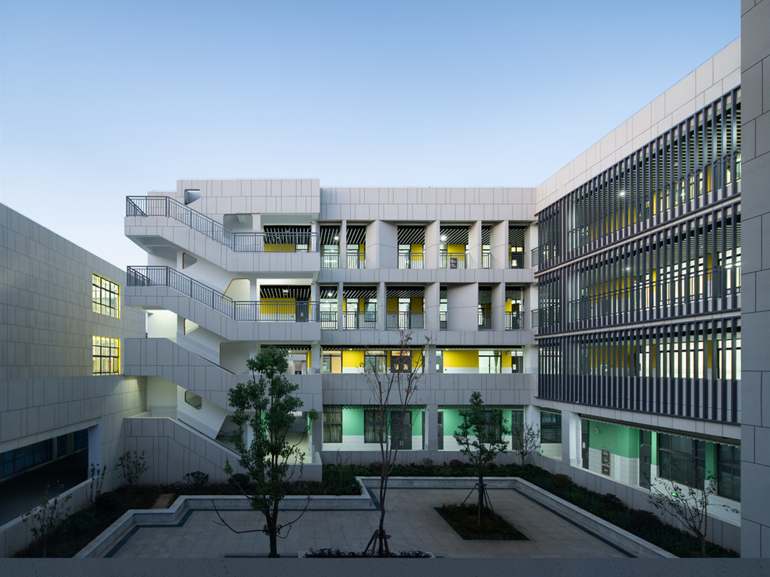 南京栖霞山石埠桥中心学校-3