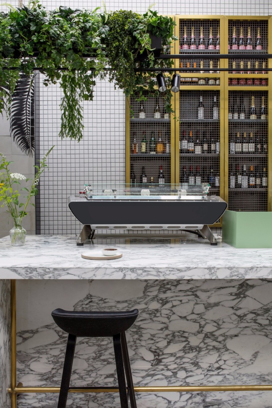 森林系咖啡屋,将室外风景带入了室内-12