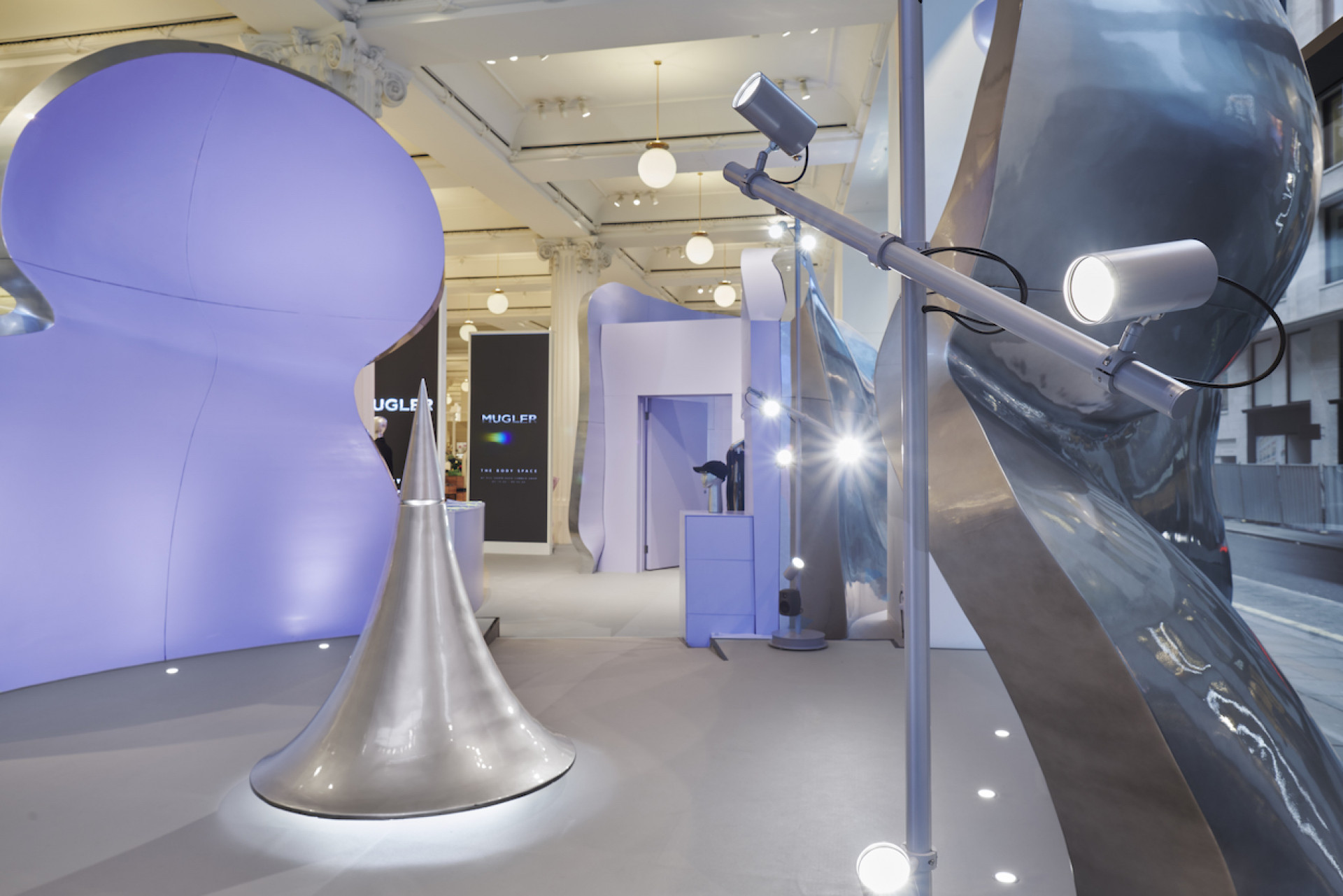 Mugler 香水 Angel 沉浸式快闪店丨英国伦敦丨Random Studio-13