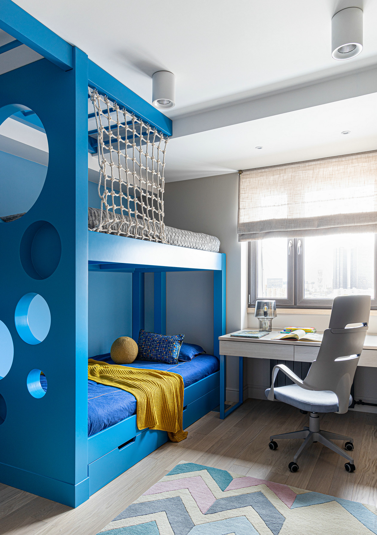 俄罗斯多彩色系公寓设计-16