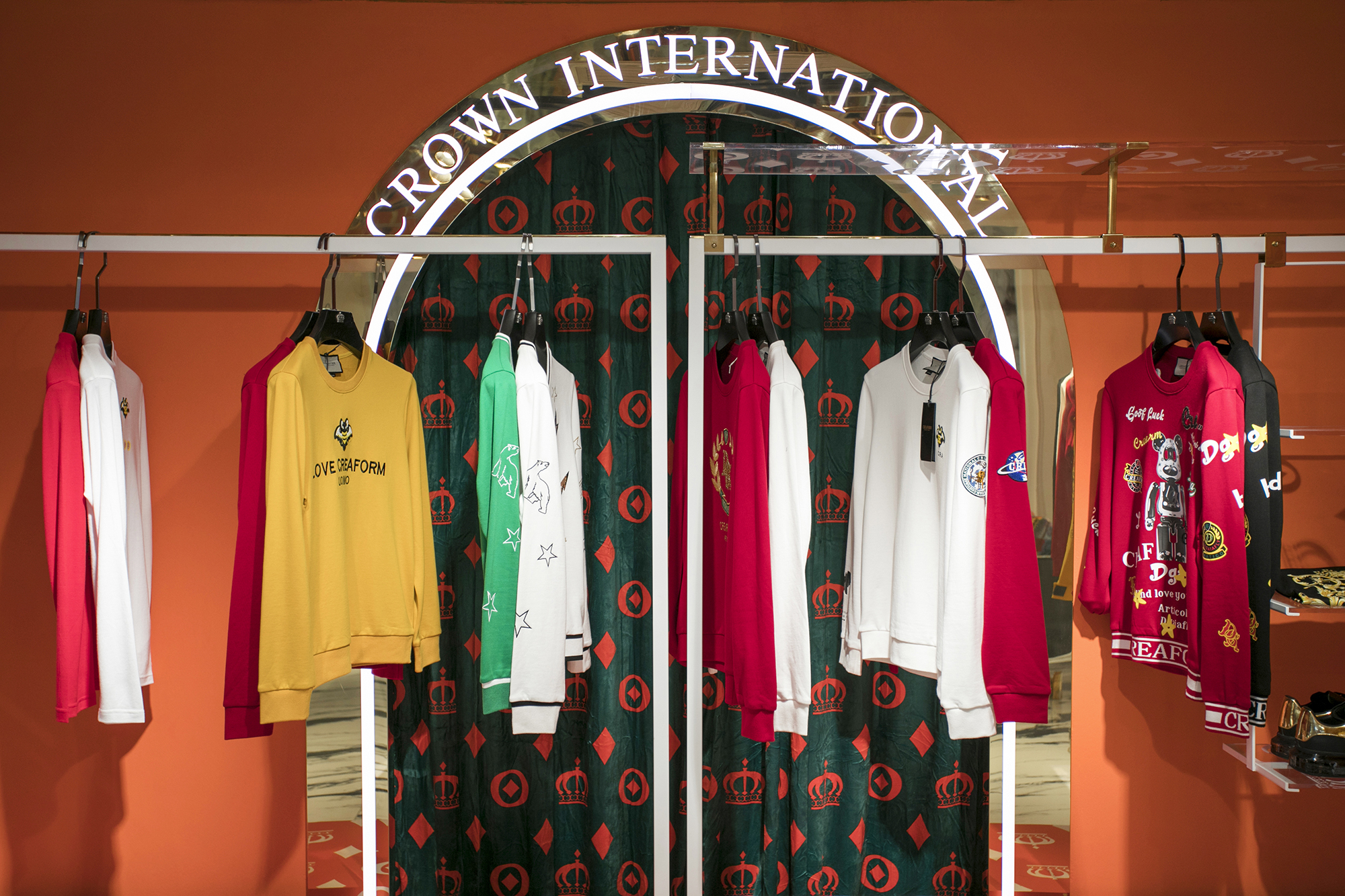 CROWN 男装潮牌空间快闪店形象设计丨中国广州丨YLD STUDIO-17