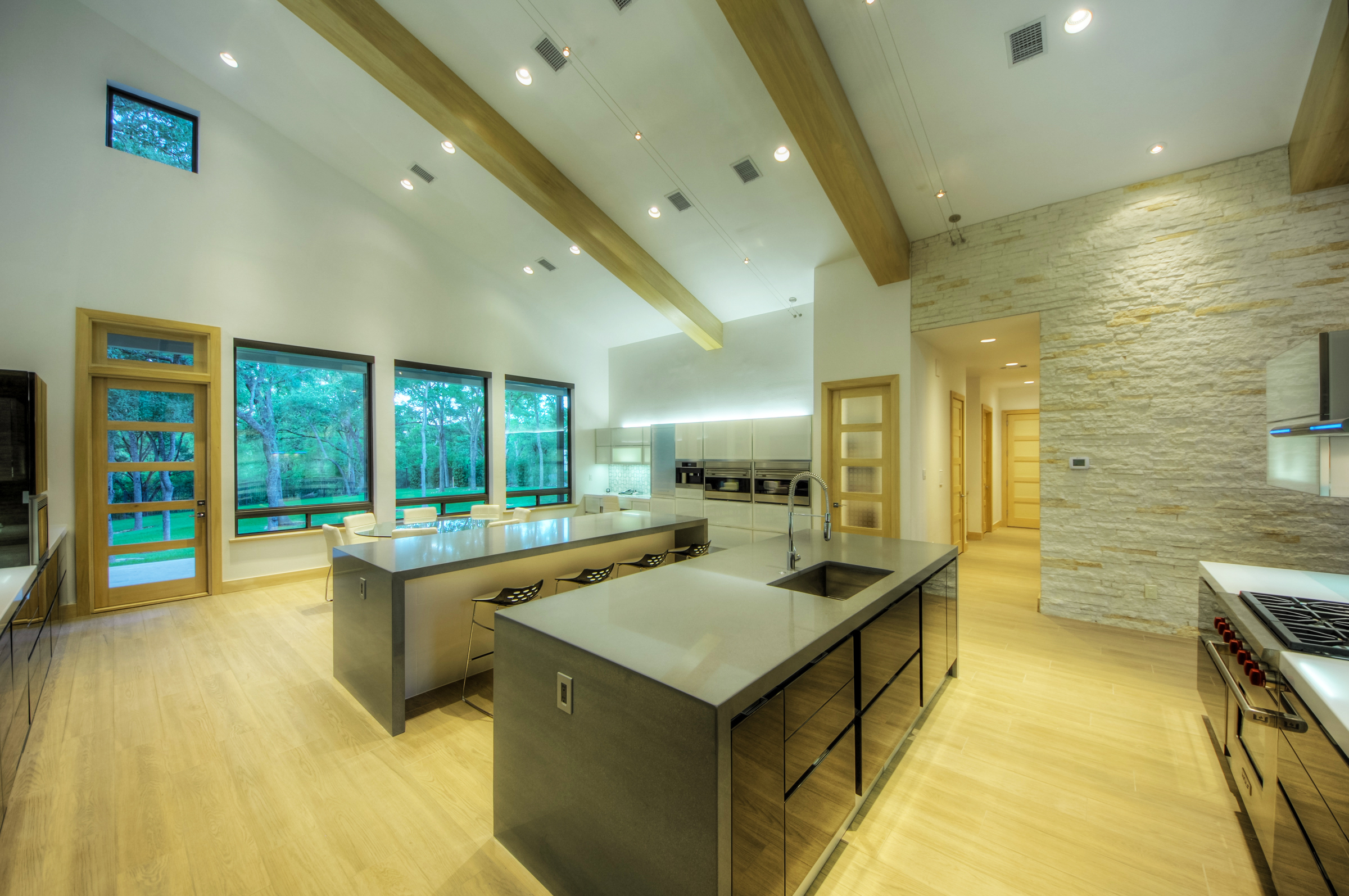 奥斯卡·弗洛雷斯设计室的施瓦茨住宅 | 现代与舒适的完美融合-30