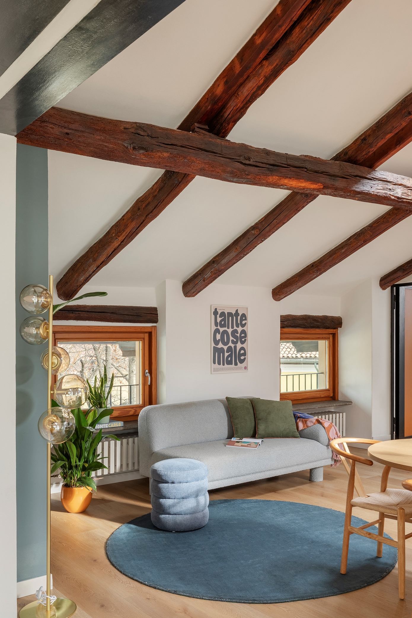 Francesca’s House: Lively Family Apartment Crafted for Digital Life-4