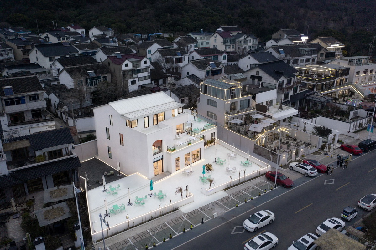 环湖公路边的度假餐吧丨平介设计-12