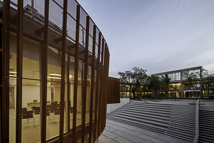 智利圣地亚哥贫困社区新市政厅建筑-31