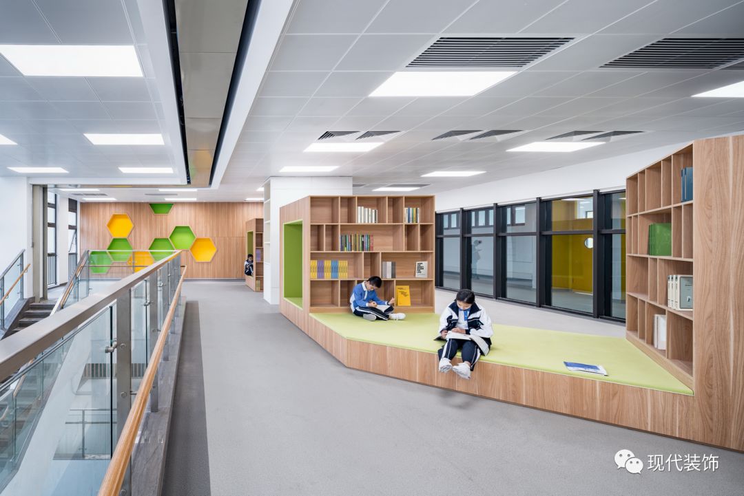 华中师范大学附属龙园学校-90