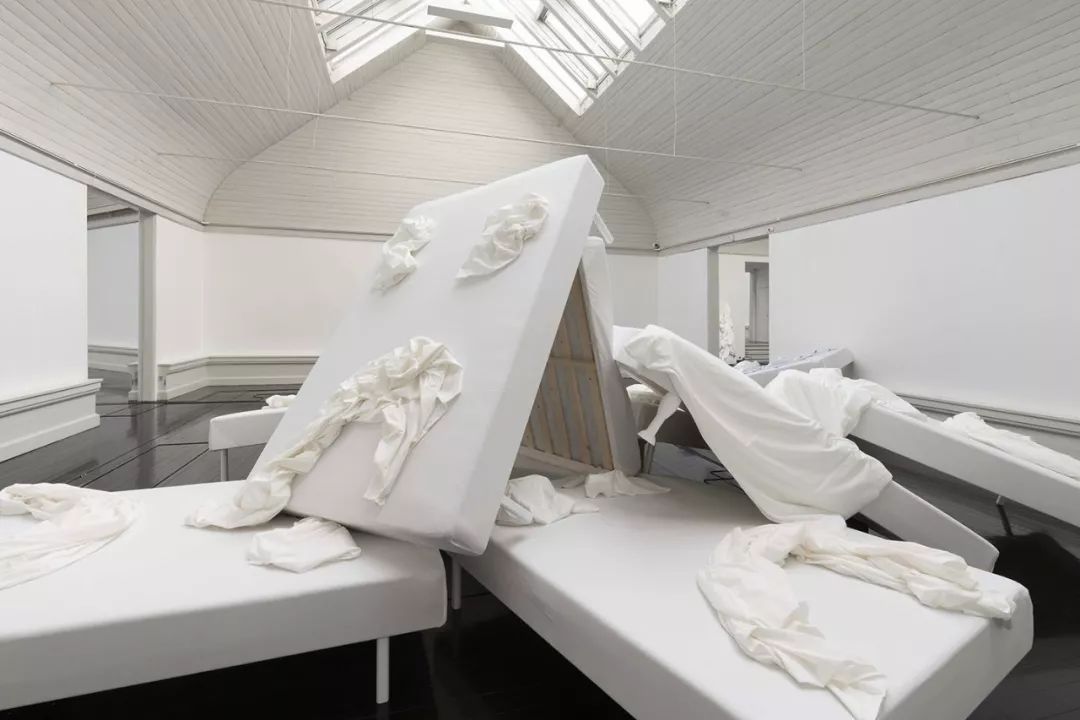 哥本哈根“我不想活，我不想死”艺术装置解读-0