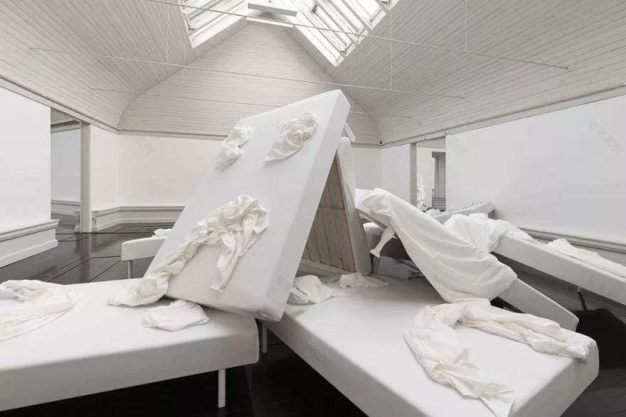 哥本哈根“我不想活,我不想死”艺术装置解读-0