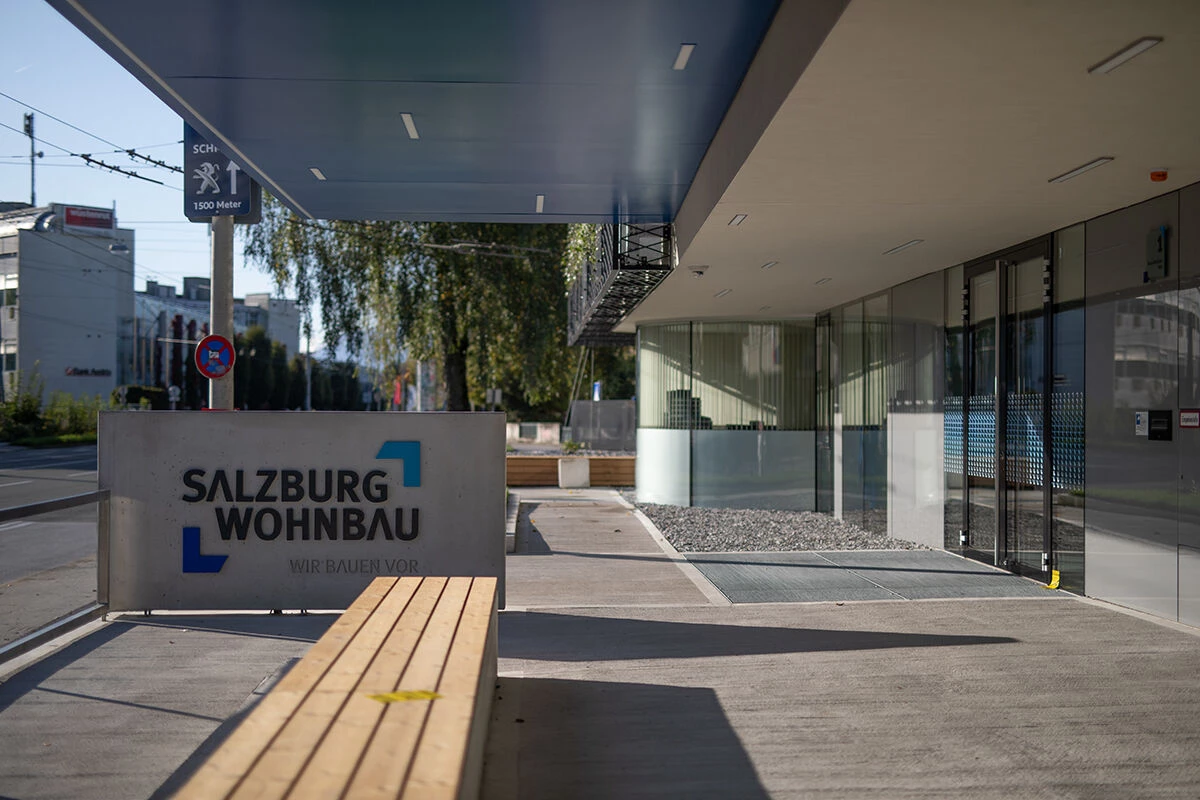 奥地利绿意盎然办公室改造-14