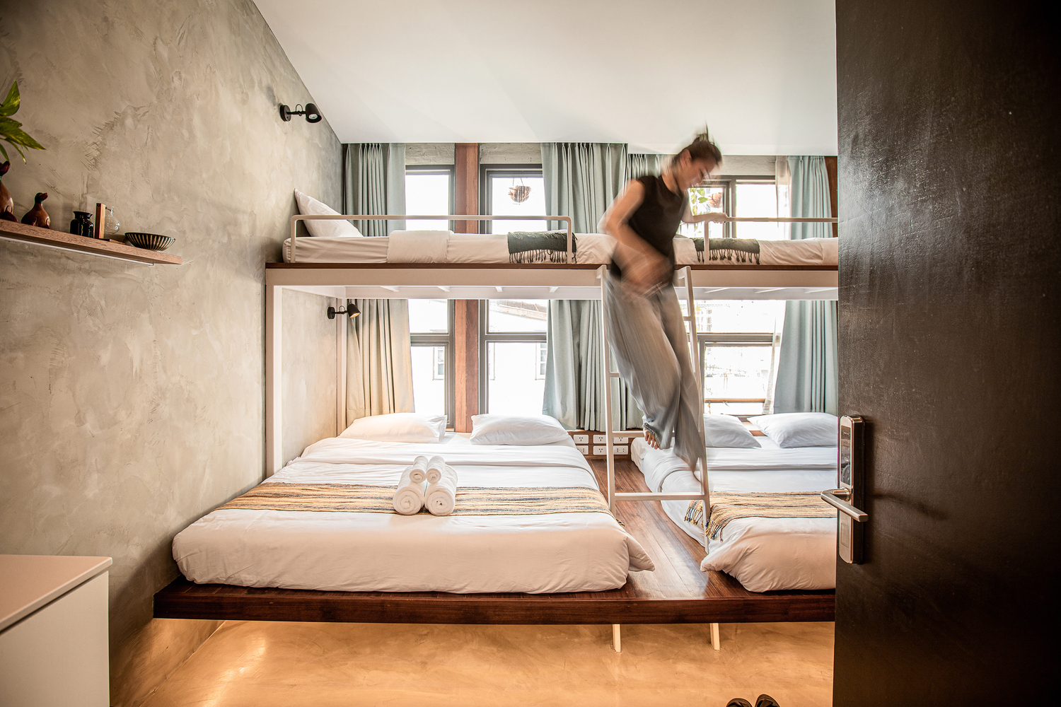 泰国曼谷塔姆尼旅舍丨POD Architects-21