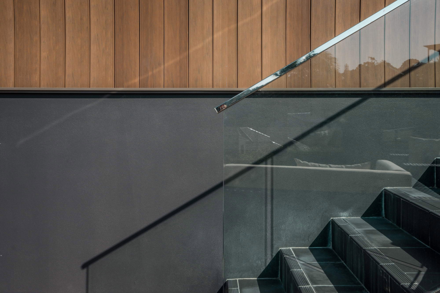 悉尼 Seaforth 滨海住宅 | 融入景观的木制立面-20