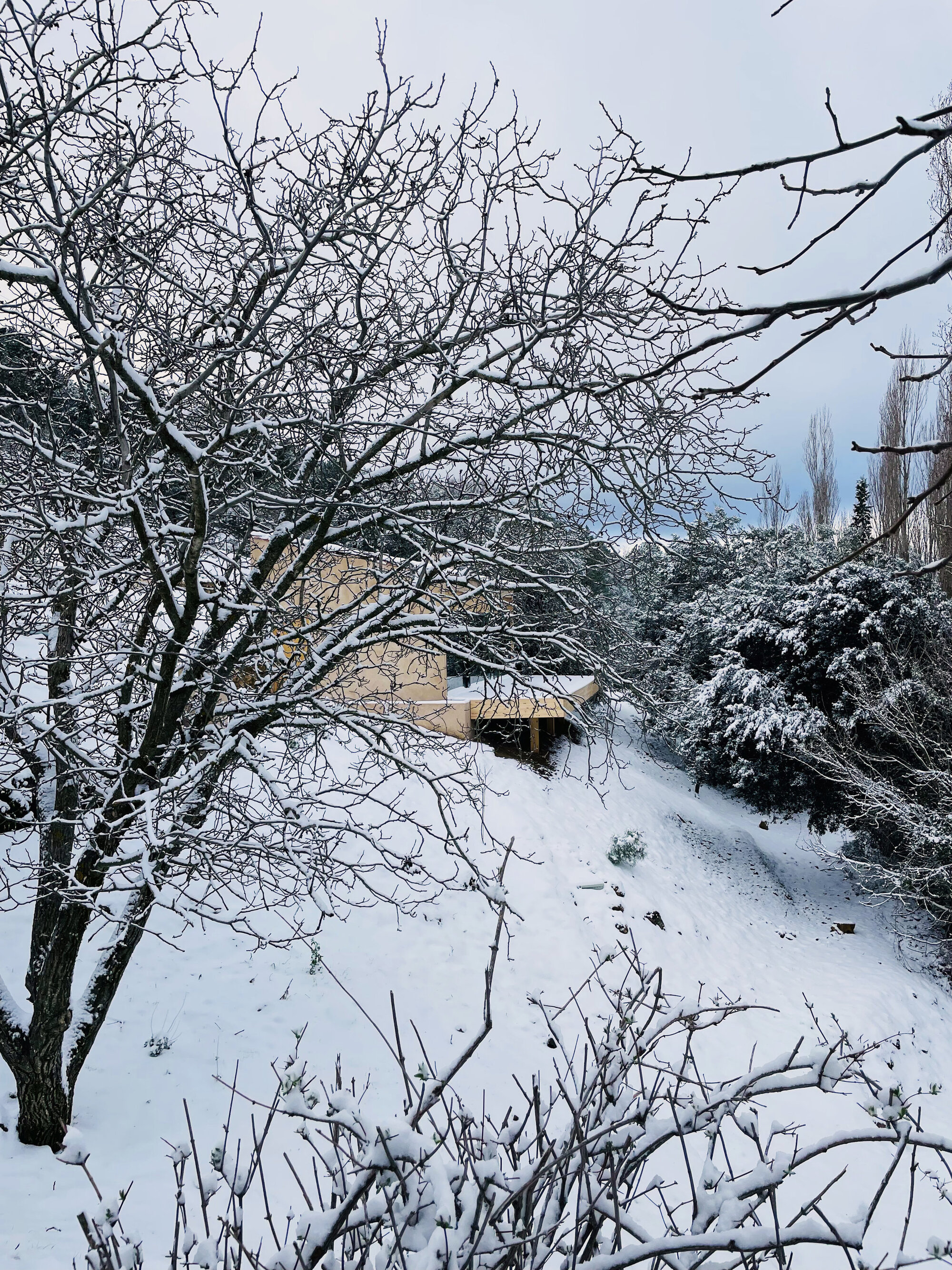 Experimental Shelter in the Sierra de Segura / SANTZO arquitectos-35