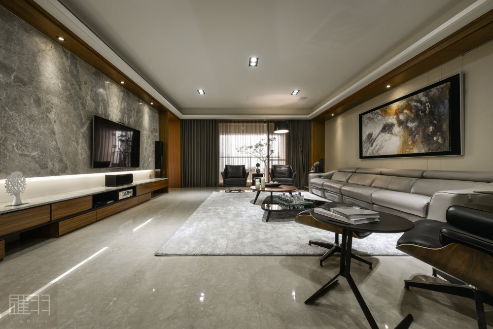 Wood and earthy colour palette modern apartment by Manson Hsiao of Hui yu Interi-3