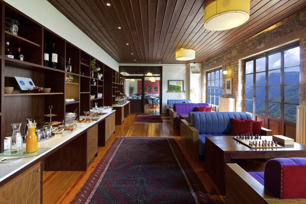 ARISTI MOUNTAIN RESORT室内及部分区域改造项目丨Αρετής Ζουρνατζή建筑工作室-8