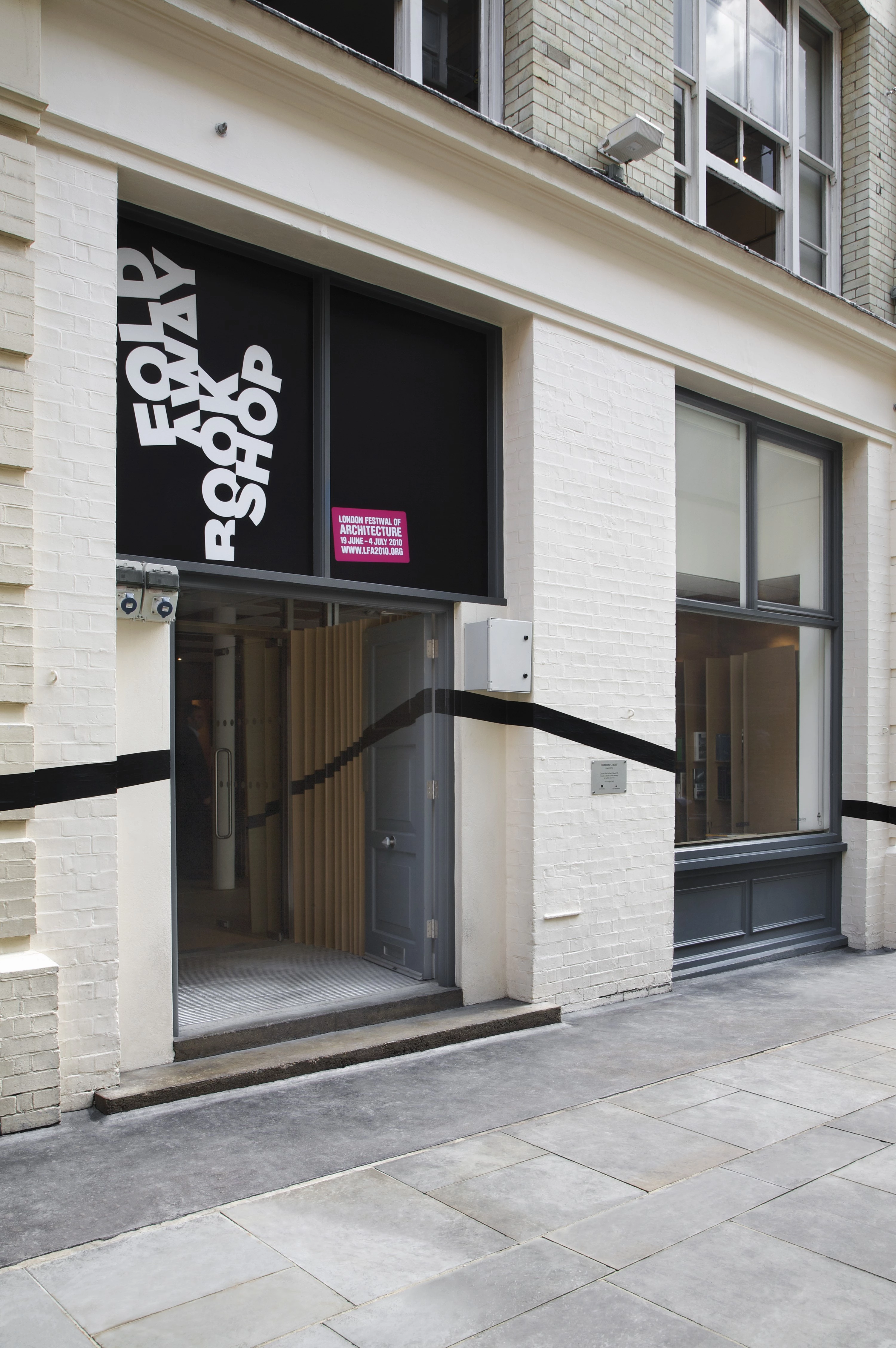 伦敦临时折叠书店-20