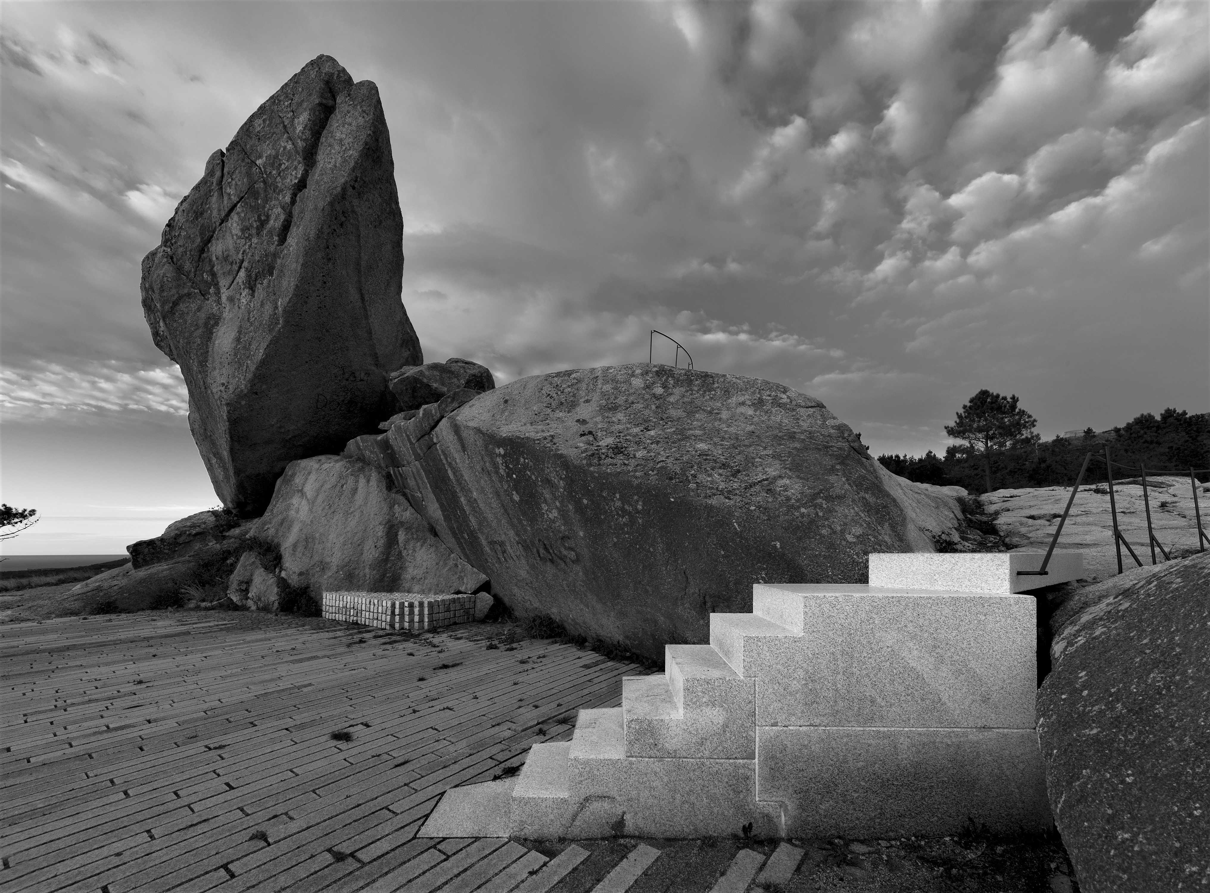 西班牙里韦拉“佩德拉达拉”观景点 | 自然与建筑的和谐融合-28