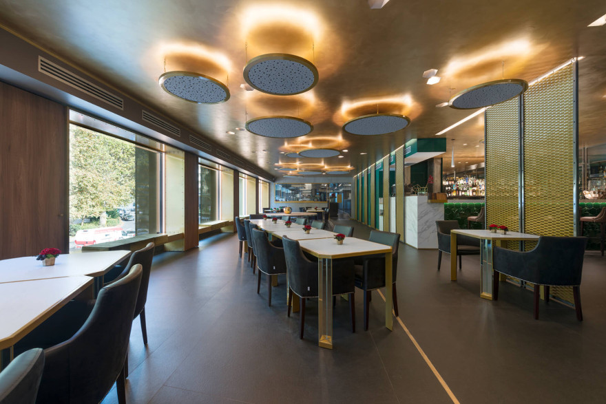 亚历桑德罗·鲍格才家族:新餐馆-8