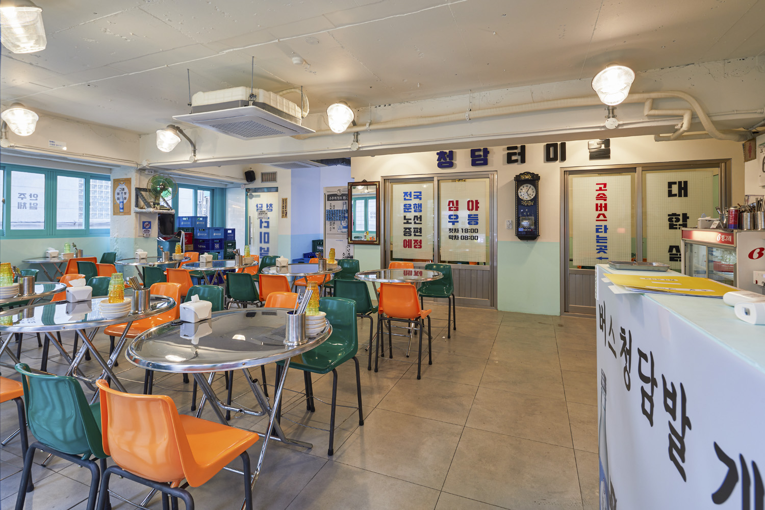 复古风情的 40 平小酒馆设计-9