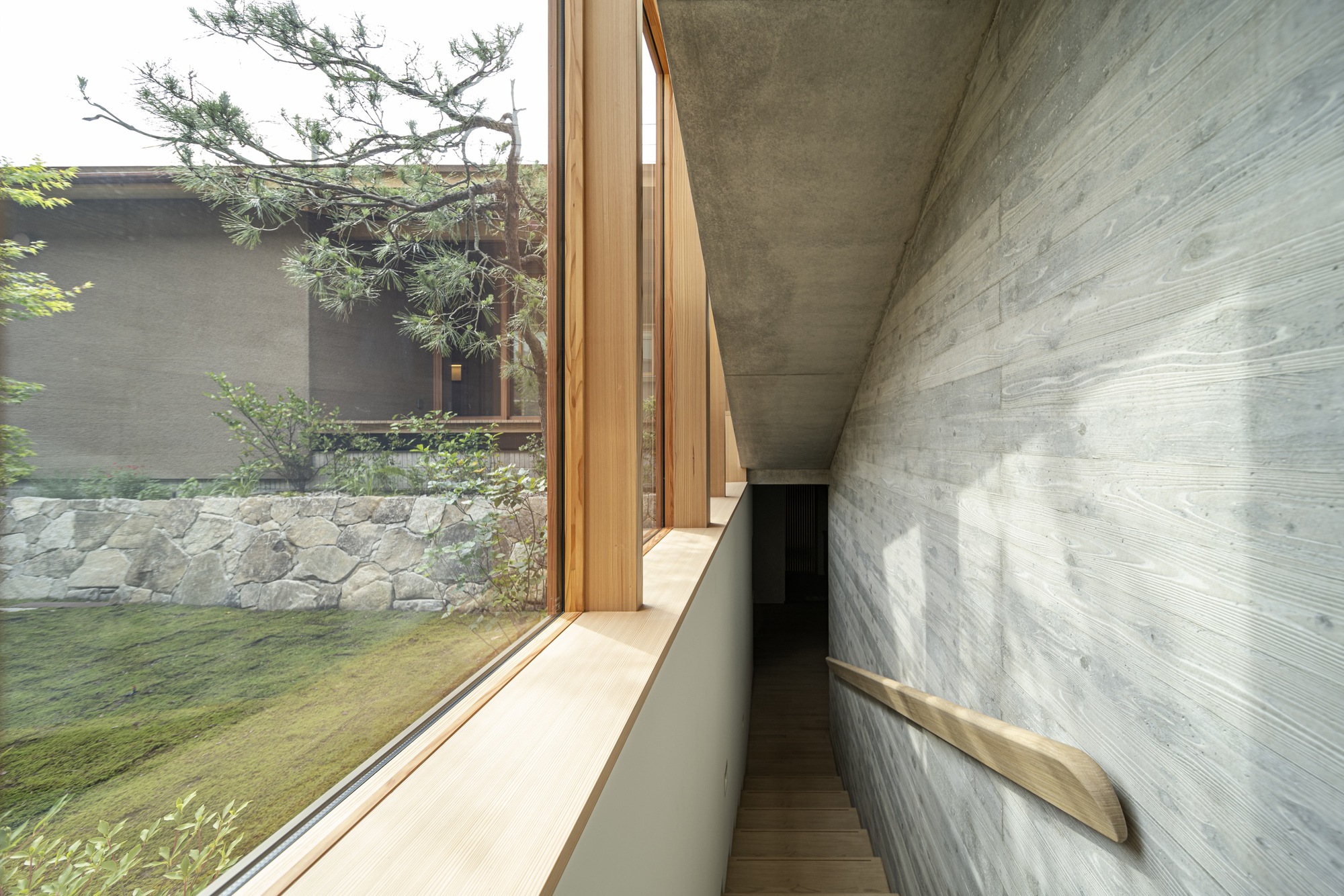 山上的住宅丨日本丨New Material Research Laboratory-16