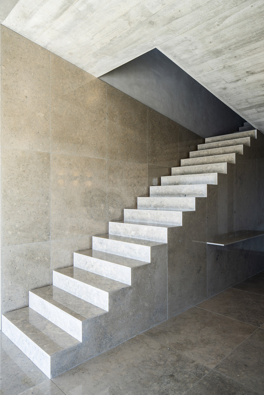 House in Vila Real / AZO. Sequeira Arquitectos Associados-15